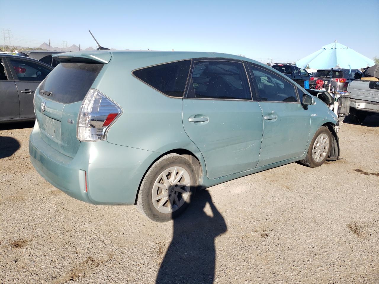Image 3 of Toyota Prius V 2013 with VIN JTDZN3EU3D3210070
