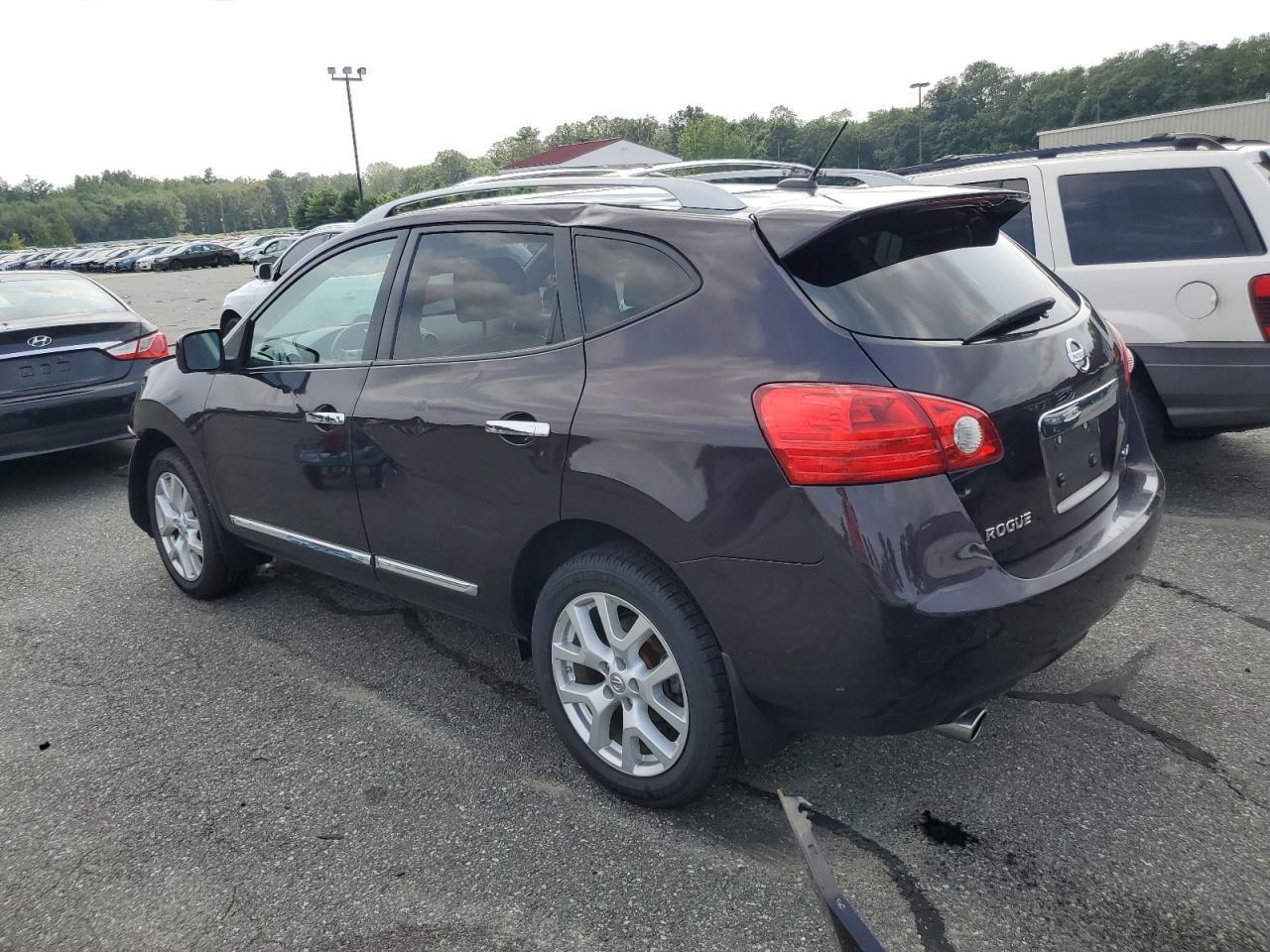 Image 2 of 2013 NISSAN ROGUE S 2013 with VIN JN8AS5MV4DW654072
