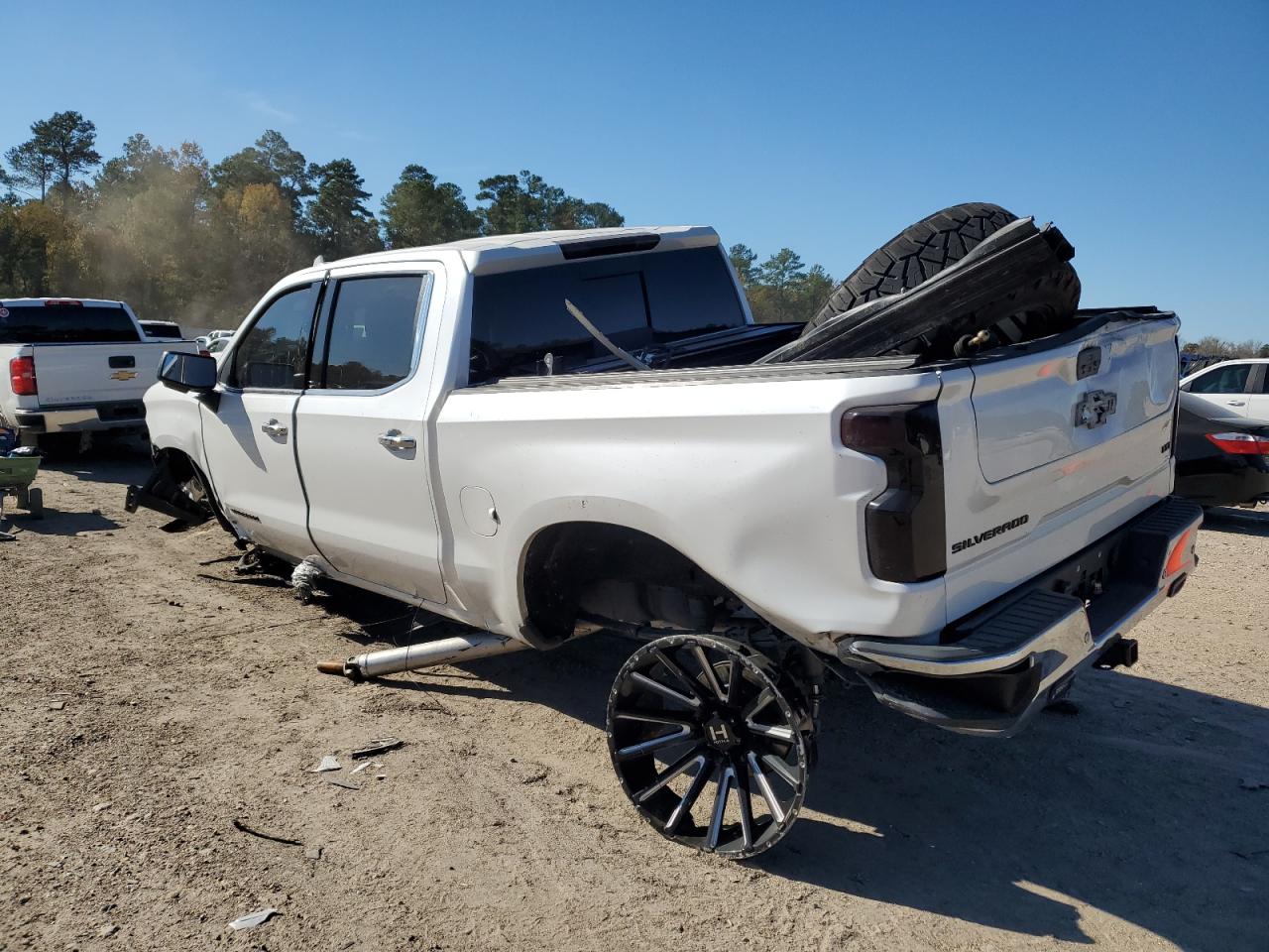 Изображение 2 2021 CHEVROLET SILVERADO K1500 LTZ 2021 с VIN 3GCUYGET0MG378441