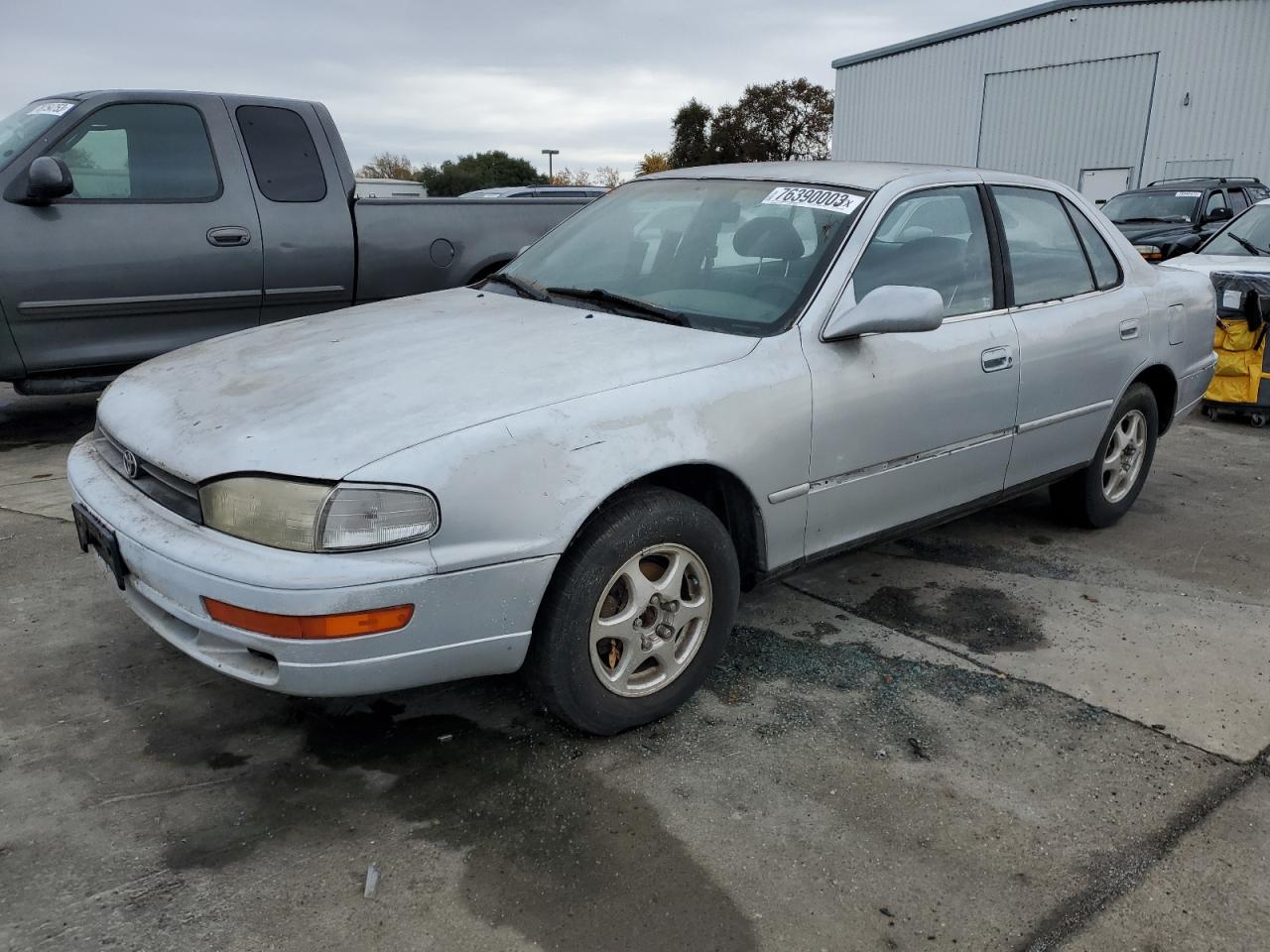 Image 1 of 1993 TOYOTA CAMRY LE 1993 with VIN JT2SK12EXP0098653