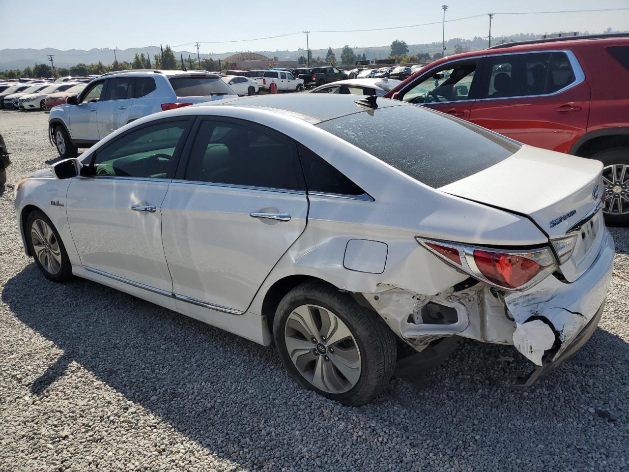 Image 2 of 2015 HYUNDAI SONATA HYBRID 2015 with VIN KMHEC4A47FA123864