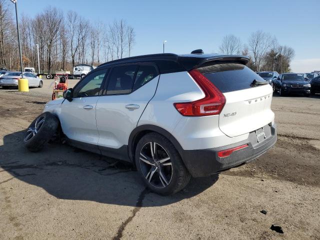 Image 2 of 2020 VOLVO XC40 T5 R-DESIGN 2020 with VIN YV4162UM9L2194674