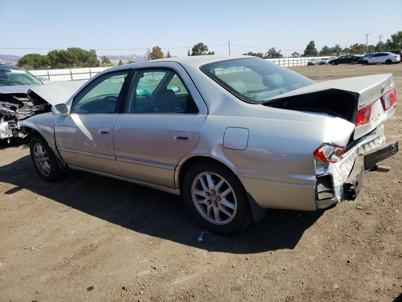 Obraz 2 z 2001 TOYOTA CAMRY LE 2001 z VIN 4T1BF28K91U116084