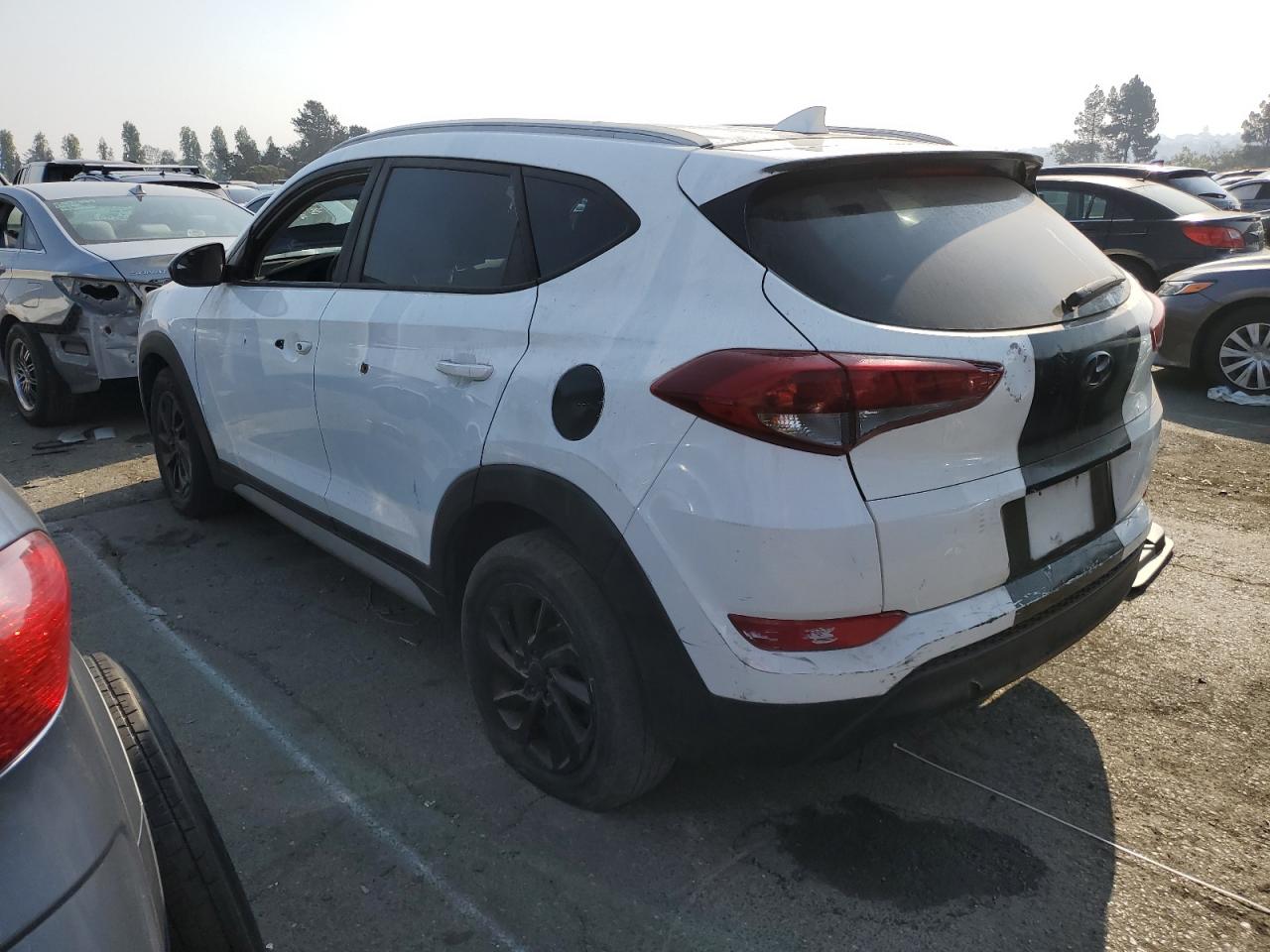 Изображение 2 2018 HYUNDAI TUCSON SEL 2018 с VIN KM8J33A43JU673532