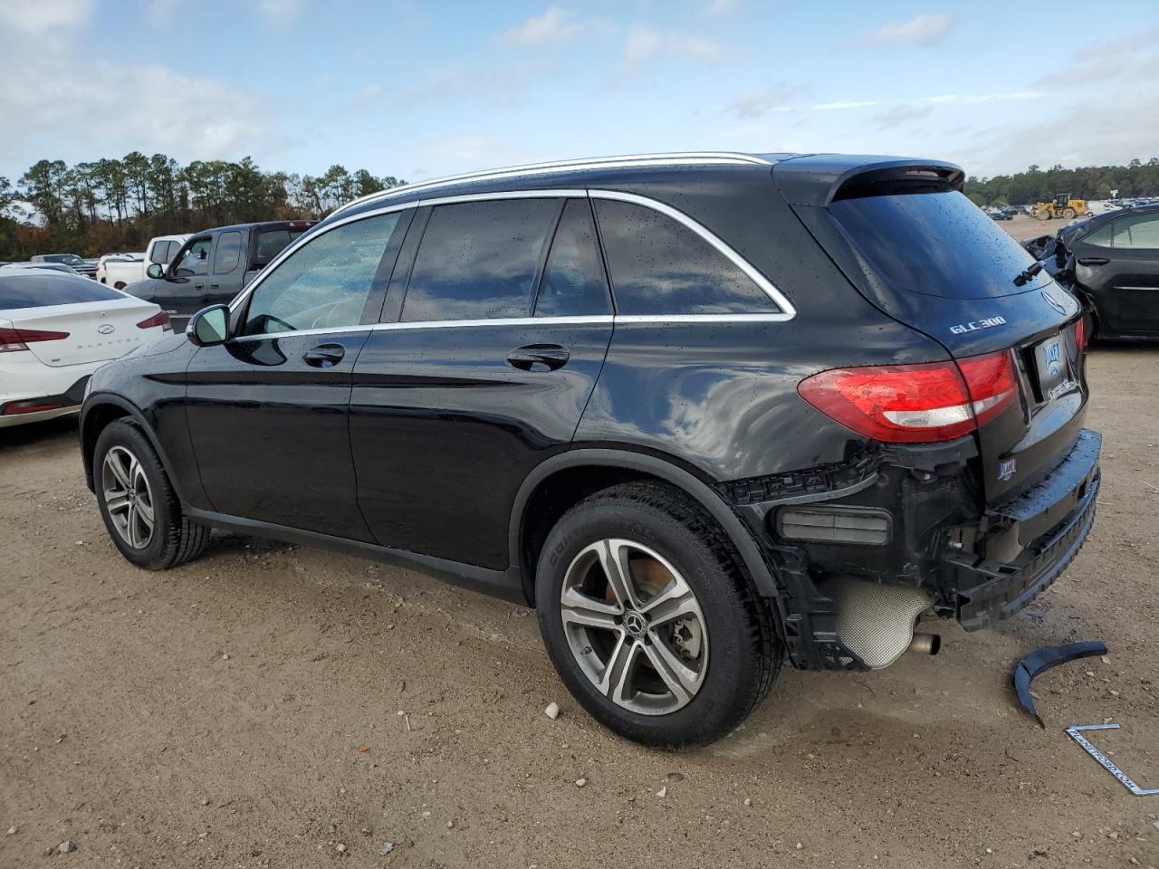 Image 2 of 2019 MERCEDES-BENZ GLC 300 2019 with VIN WDC0G4JB9KF559043