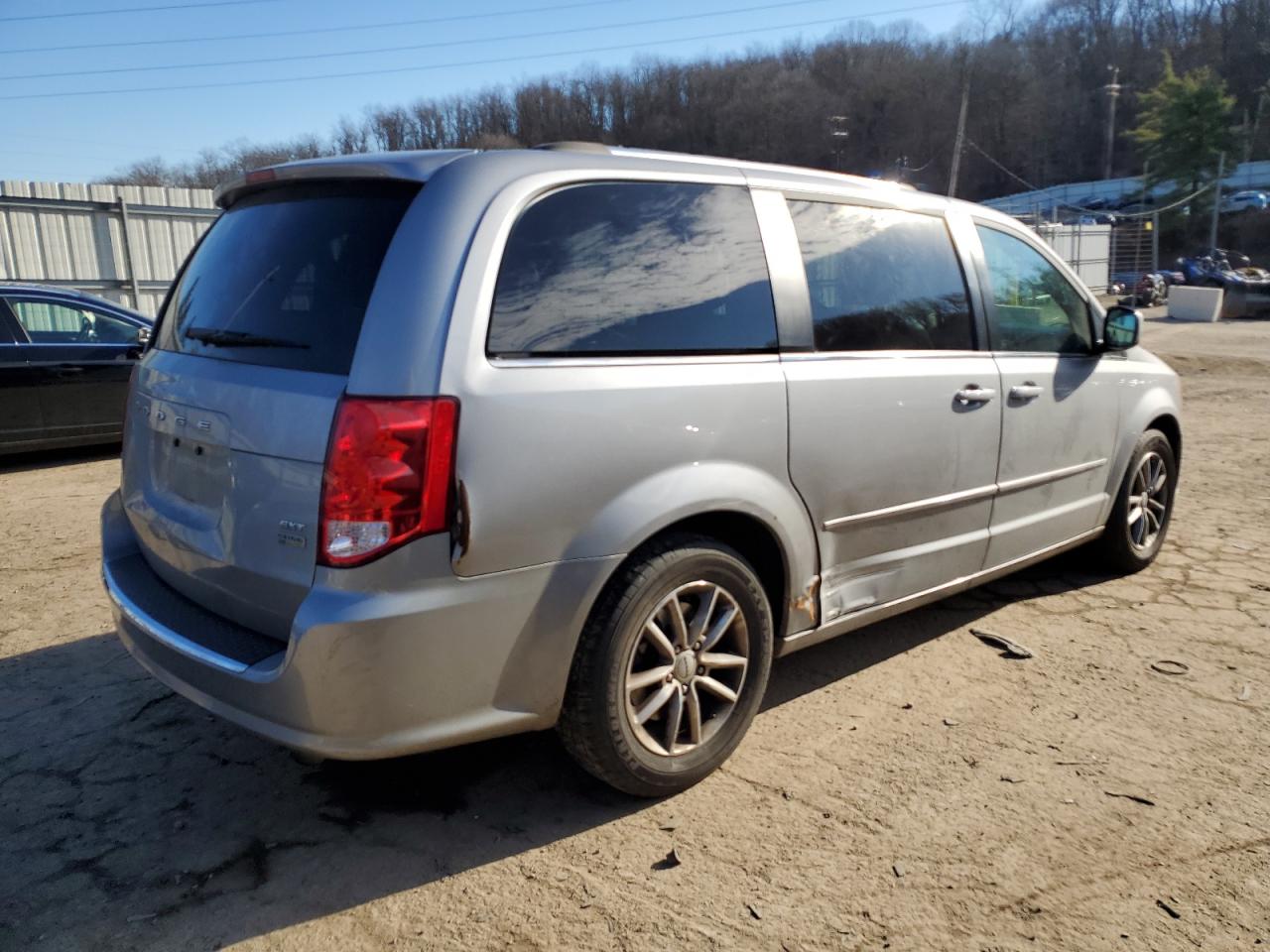 Image 3 of 2015 DODGE GRAND CARAVAN SXT 2015 with VIN 2C4RDGCG1FR710021