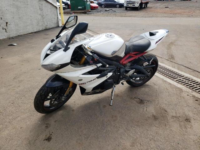 Obraz 2 z 2017 TRIUMPH MOTORCYCLE DAYTONA 675R ABS 2017 z VIN SMTA02YK4HJ786012