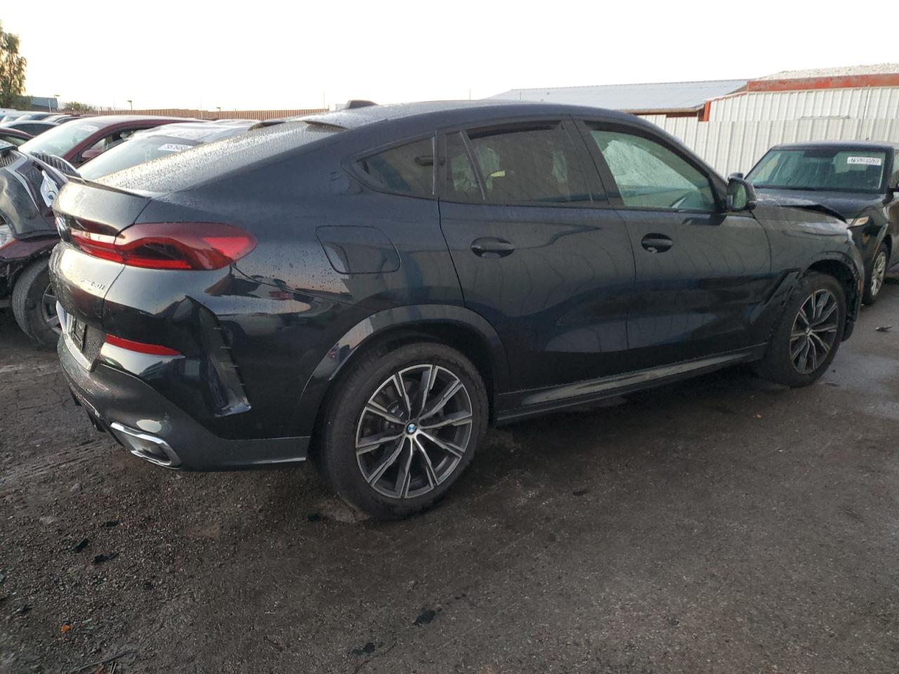 Изображение 3 2024 BMW X6 XDRIVE40I 2024 с VIN 5UX33EX02R9T16773