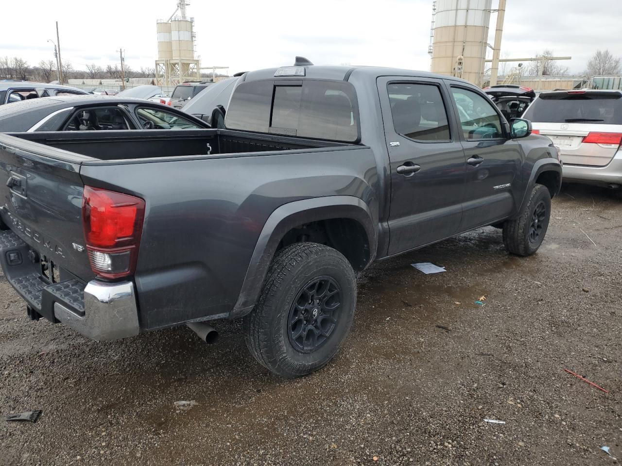 Obraz 3 z 2022 TOYOTA TACOMA DOUBLE CAB 2022 z VIN 3TMCZ5AN9NM519580