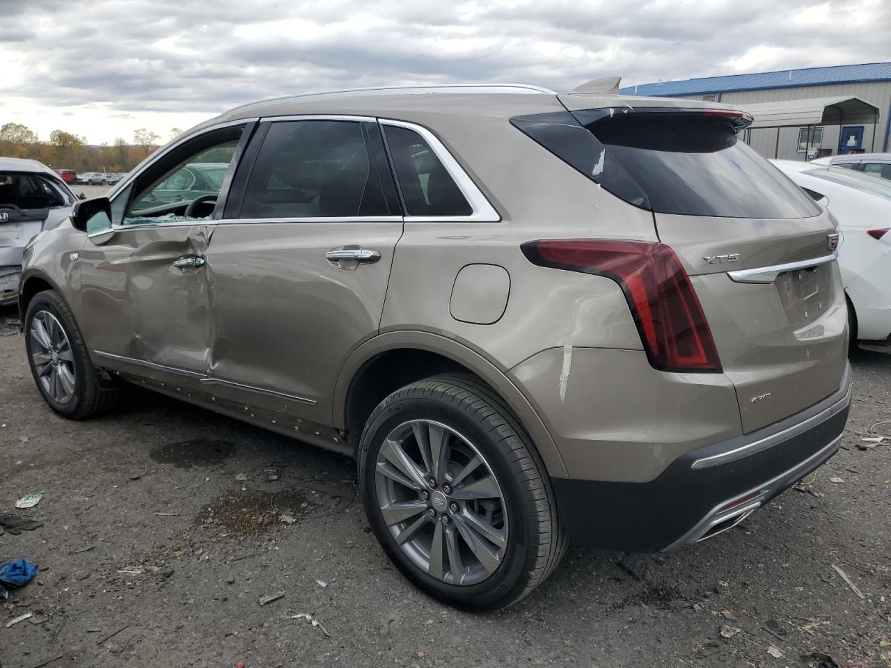 Image 2 of 2022 CADILLAC XT5 PREMIUM LUXURY 2022 with VIN 1GYKNDRS4NZ123867