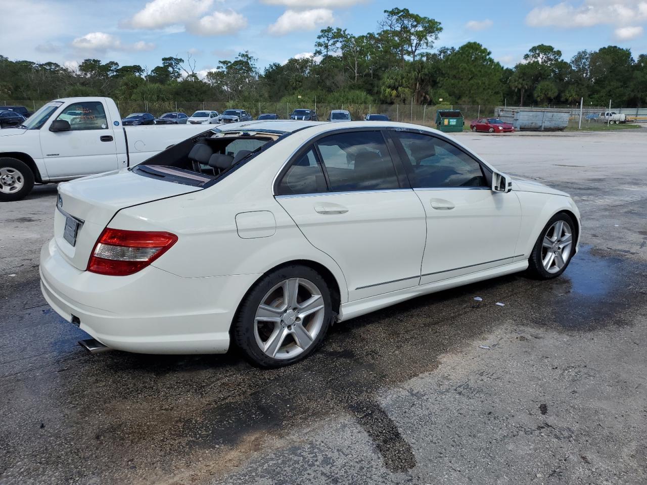 Изображение 3 2010 MERCEDES-BENZ C 300 2010 с VIN WDDGF5EB4AA394186