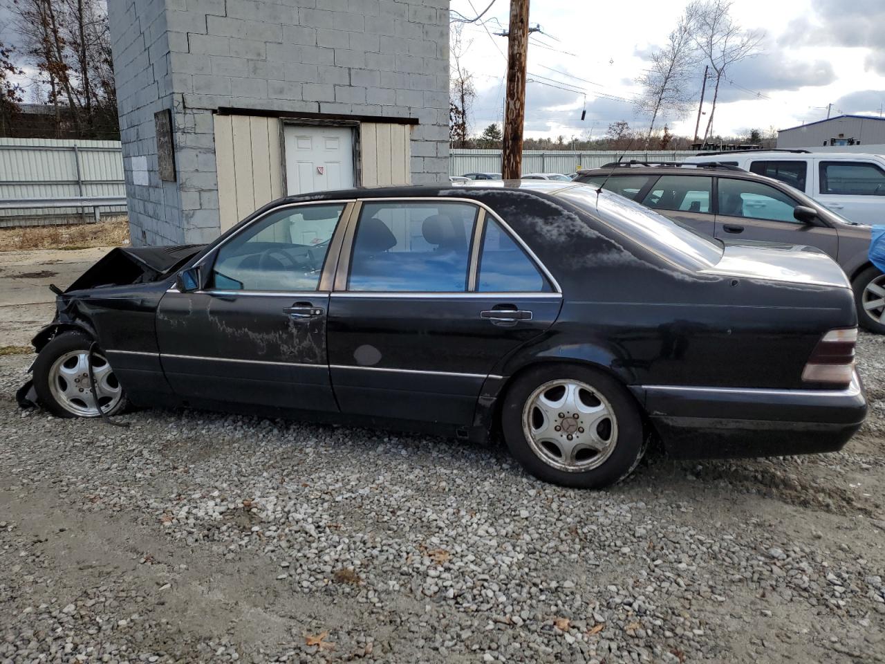 Image 2 of 1999 MERCEDES-BENZ S 320 1999 with VIN WDBGA33G6XA409225