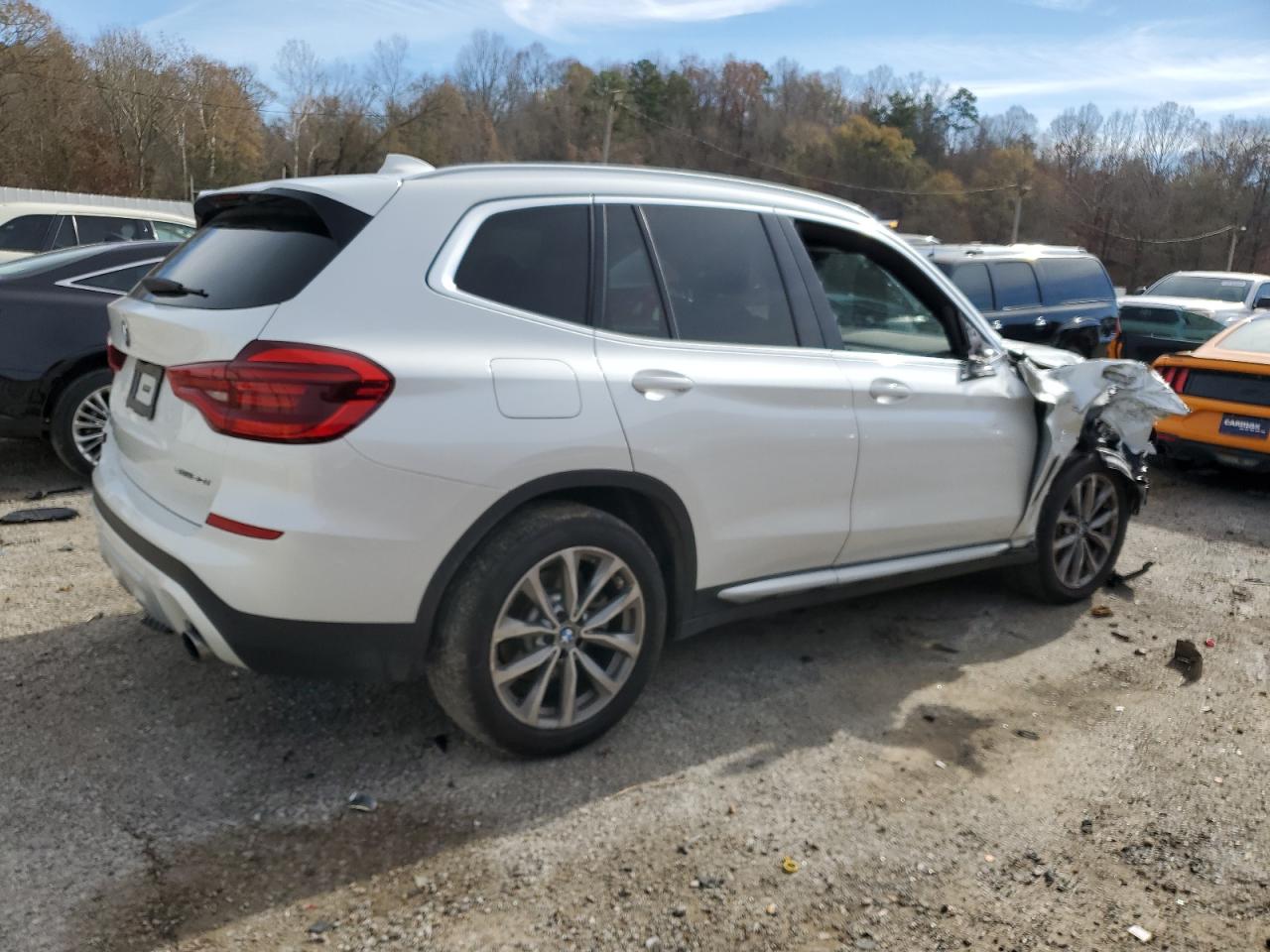 Obraz 3 z 2019 BMW X3 SDRIVE30I 2019 z VIN 5UXTR7C58KLF30478