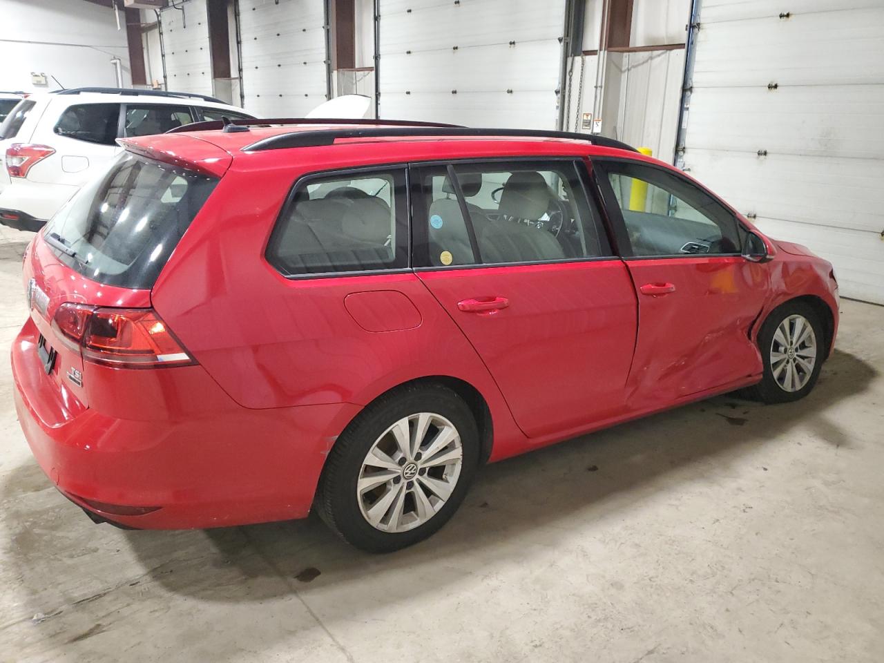 Obraz 3 z 2017 VOLKSWAGEN GOLF SPORTWAGEN S 2017 z VIN 3VW017AUXHM532742