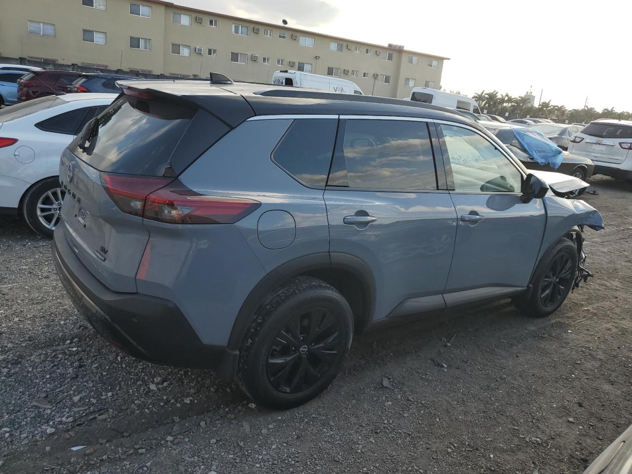 Obraz 3 z 2023 NISSAN ROGUE SV 2023 z VIN JN8BT3BA0PW012734