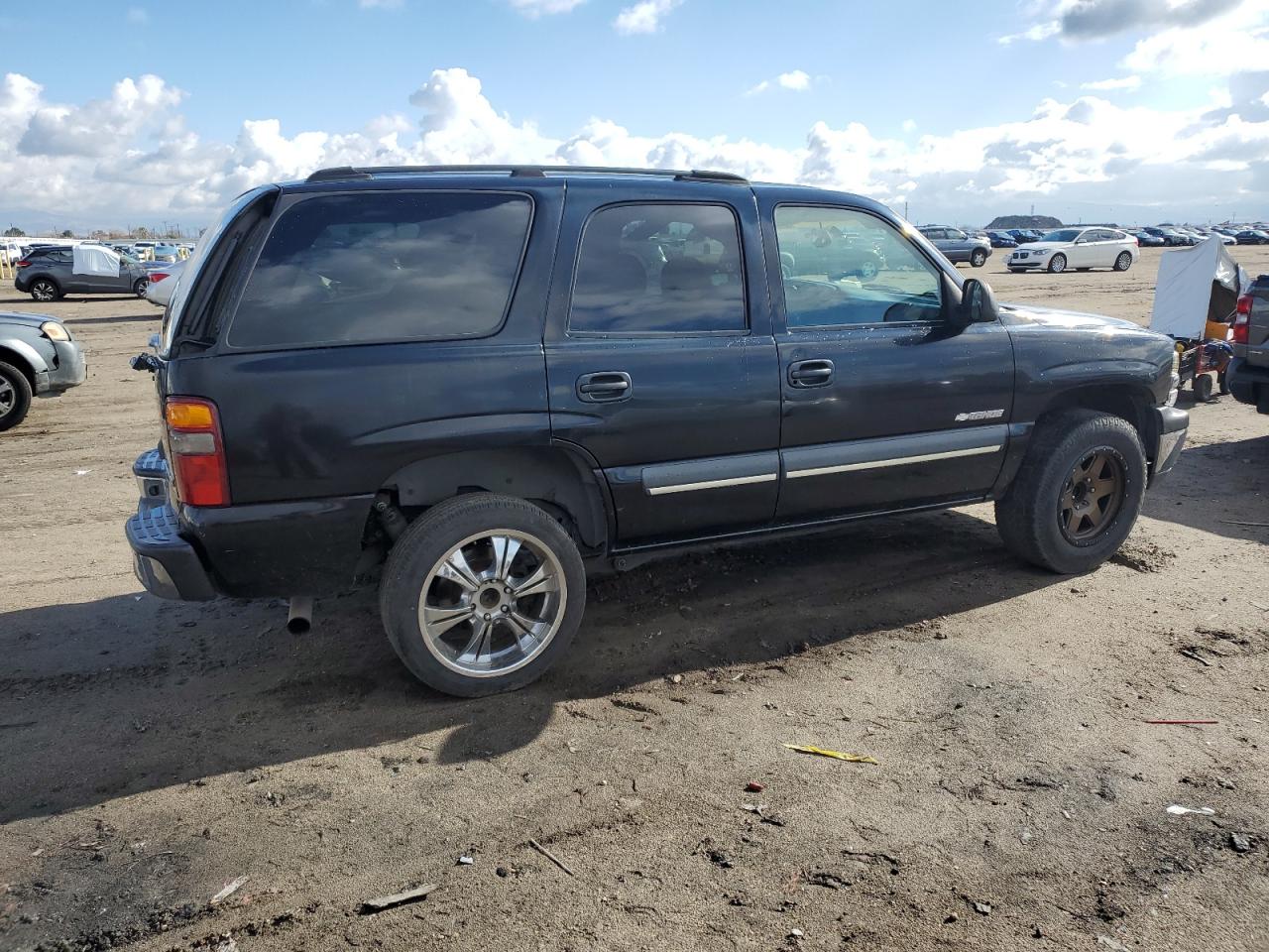 Obraz 3 z 2003 CHEVROLET TAHOE C1500 2003 z VIN 1GNEC13V33R279123