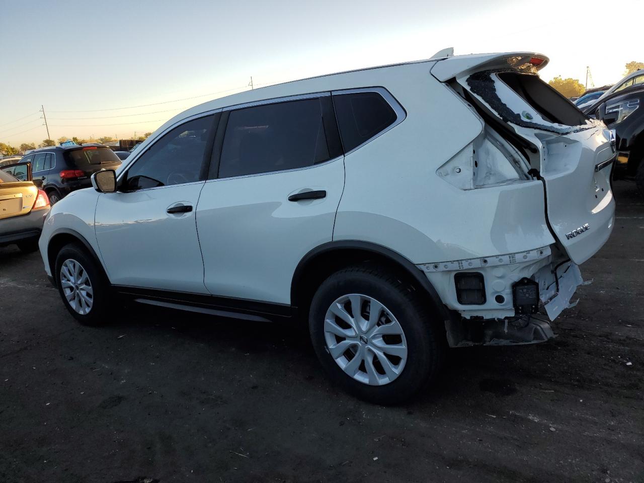 Image 2 of 2019 NISSAN ROGUE S 2019 with VIN KNMAT2MV1KP518240