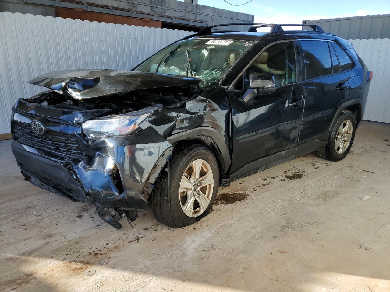Изображение 1 2020 TOYOTA RAV4 XLE 2020 с VIN 2T3W1RFV7LC039510