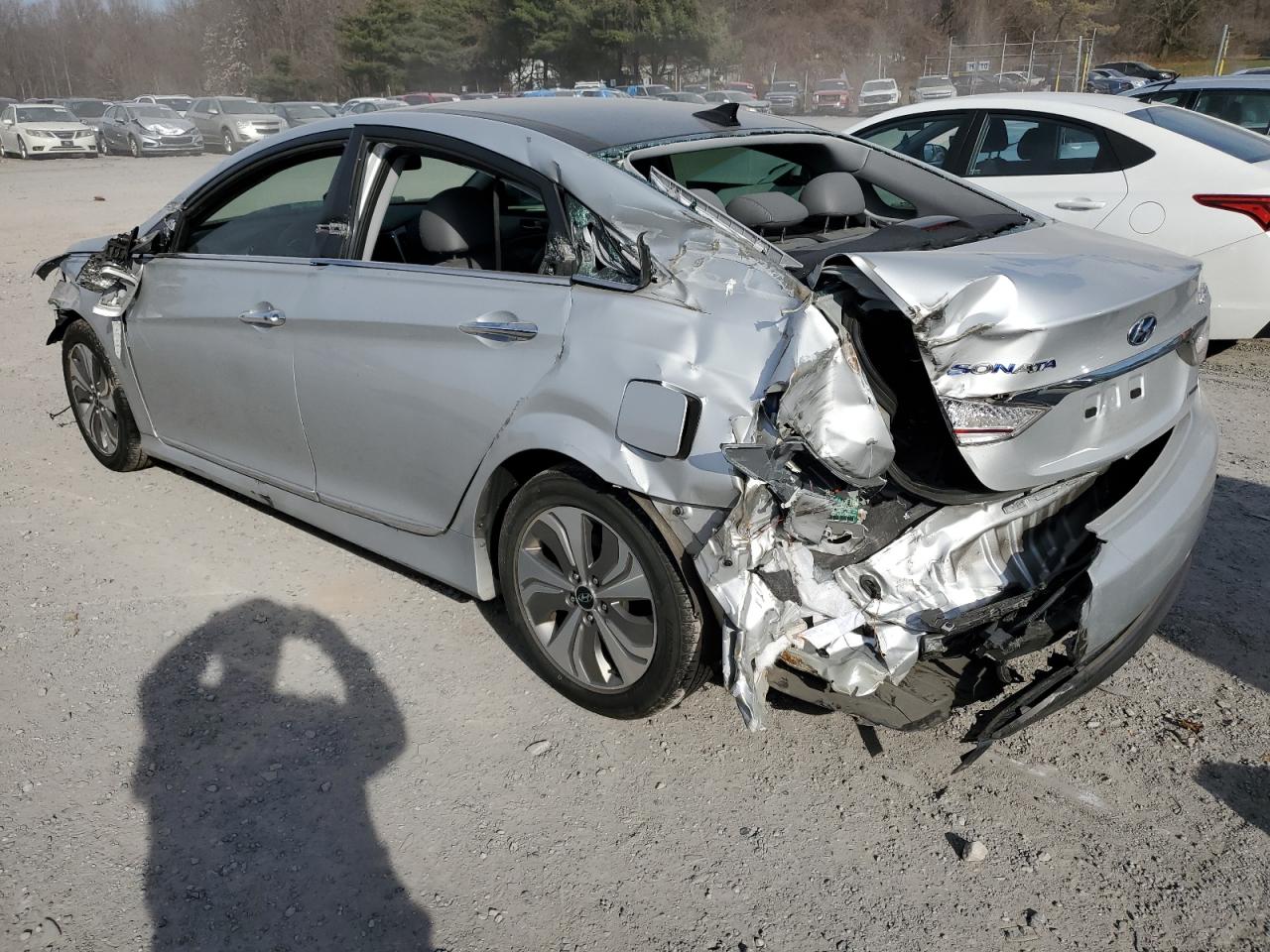 Image 2 of 2015 HYUNDAI SONATA HYBRID 2015 with VIN KMHEC4A40FA120935