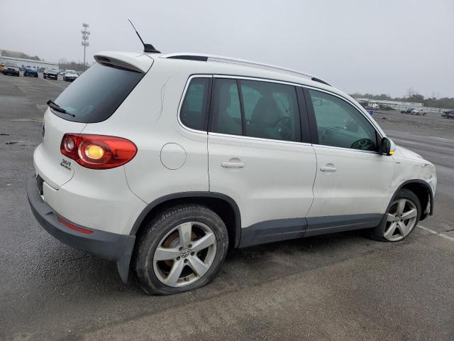 Obraz 3 z 2010 VOLKSWAGEN TIGUAN SE 2010 z VIN WVGBV7AX1AW533659