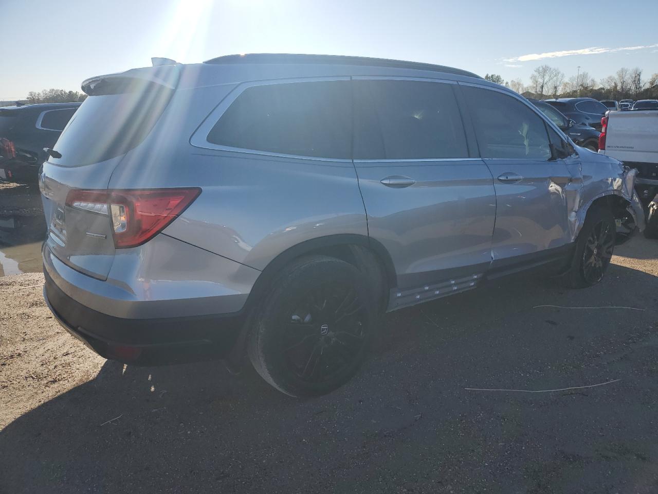 Image 3 of 2022 HONDA PILOT SE 2022 with VIN 5FNYF5H23NB034818