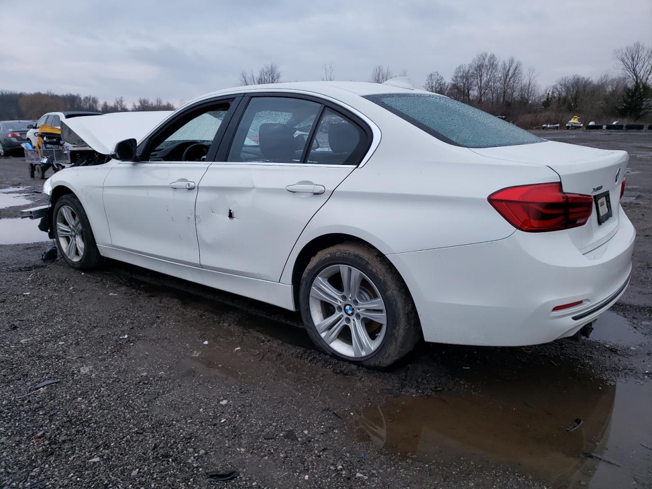 Image 2 of 2018 BMW 330 XI 2018 with VIN WBA8D9G50JNU72410