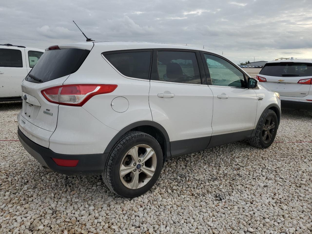 Image 3 of 2014 FORD ESCAPE SE 2014 with VIN 1FMCU0GX1EUA47439