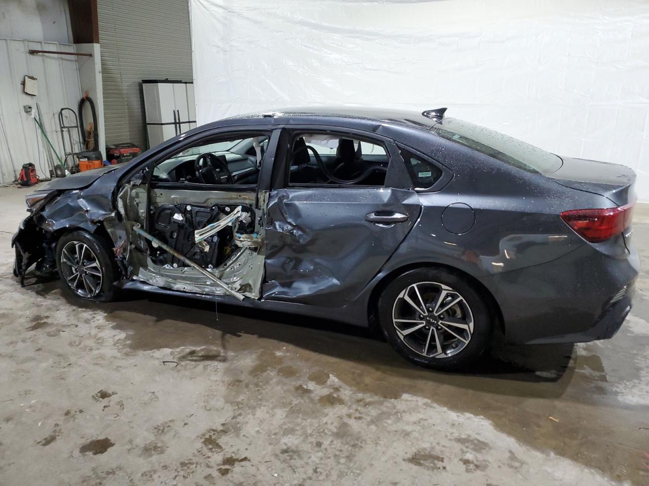 Image 2 of 2023 KIA FORTE LX 2023 with VIN 3KPF24AD9PE577043
