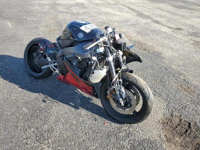 Obraz 1 z 2003 YAMAHA YZFR1  2003 z VIN JYARN10E03A009804