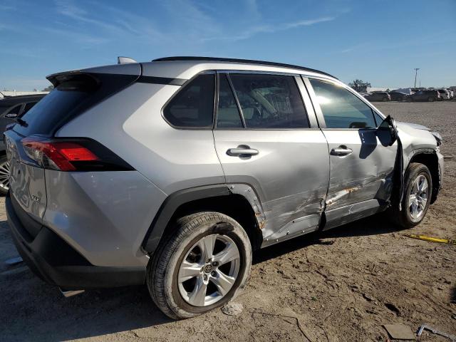 Изображение 3 2021 TOYOTA RAV4 XLE 2021 с VIN 2T3W1RFV8MC131937