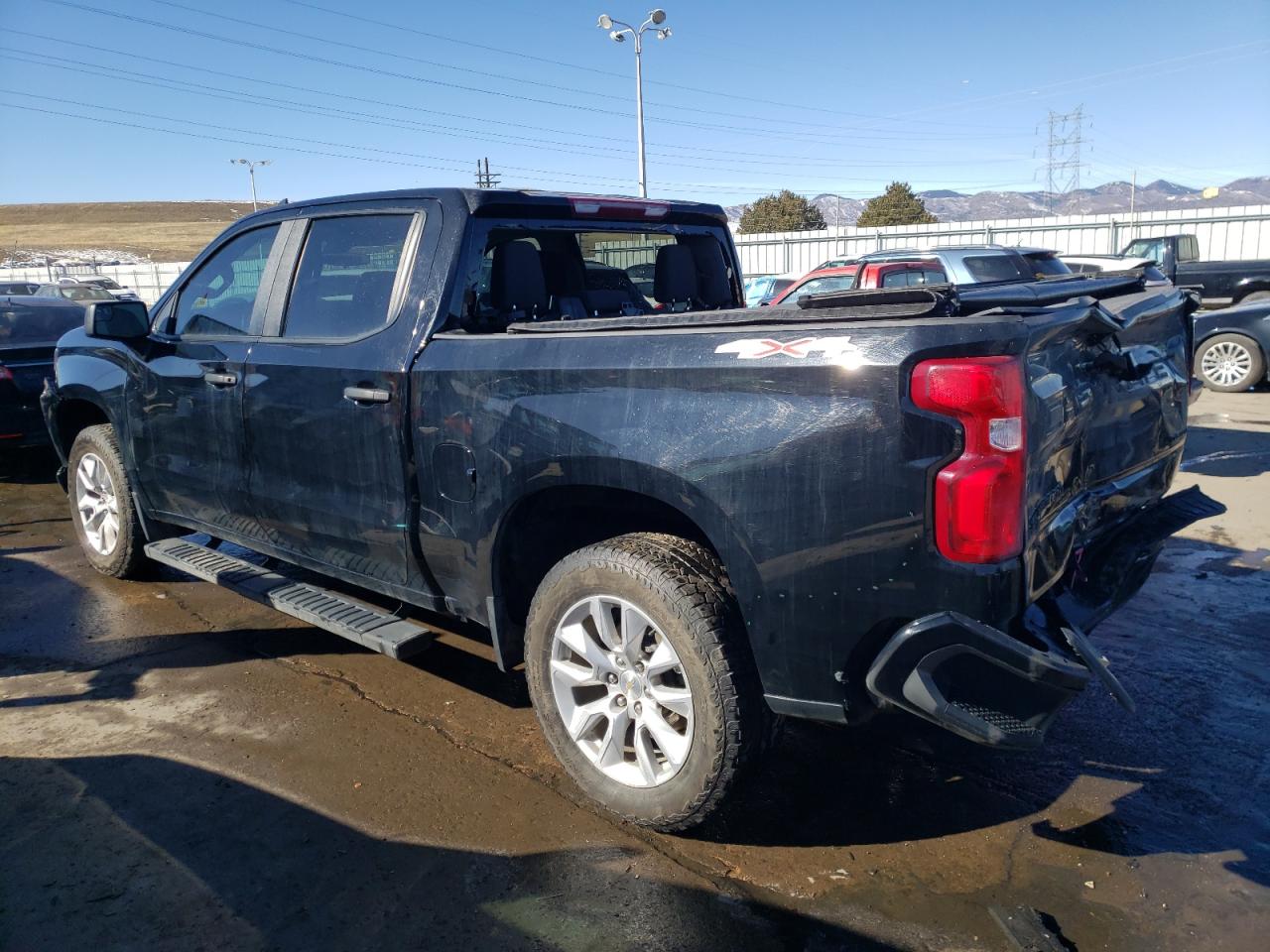Obraz 2 z Chevrolet Silverado K1500 Custom 2021 z VIN 3GCPYBEK8MG342360