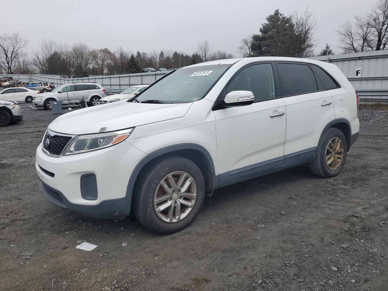 Изображение 1 2015 KIA SORENTO LX 2015 с VIN 5XYKT3A6XFG561295