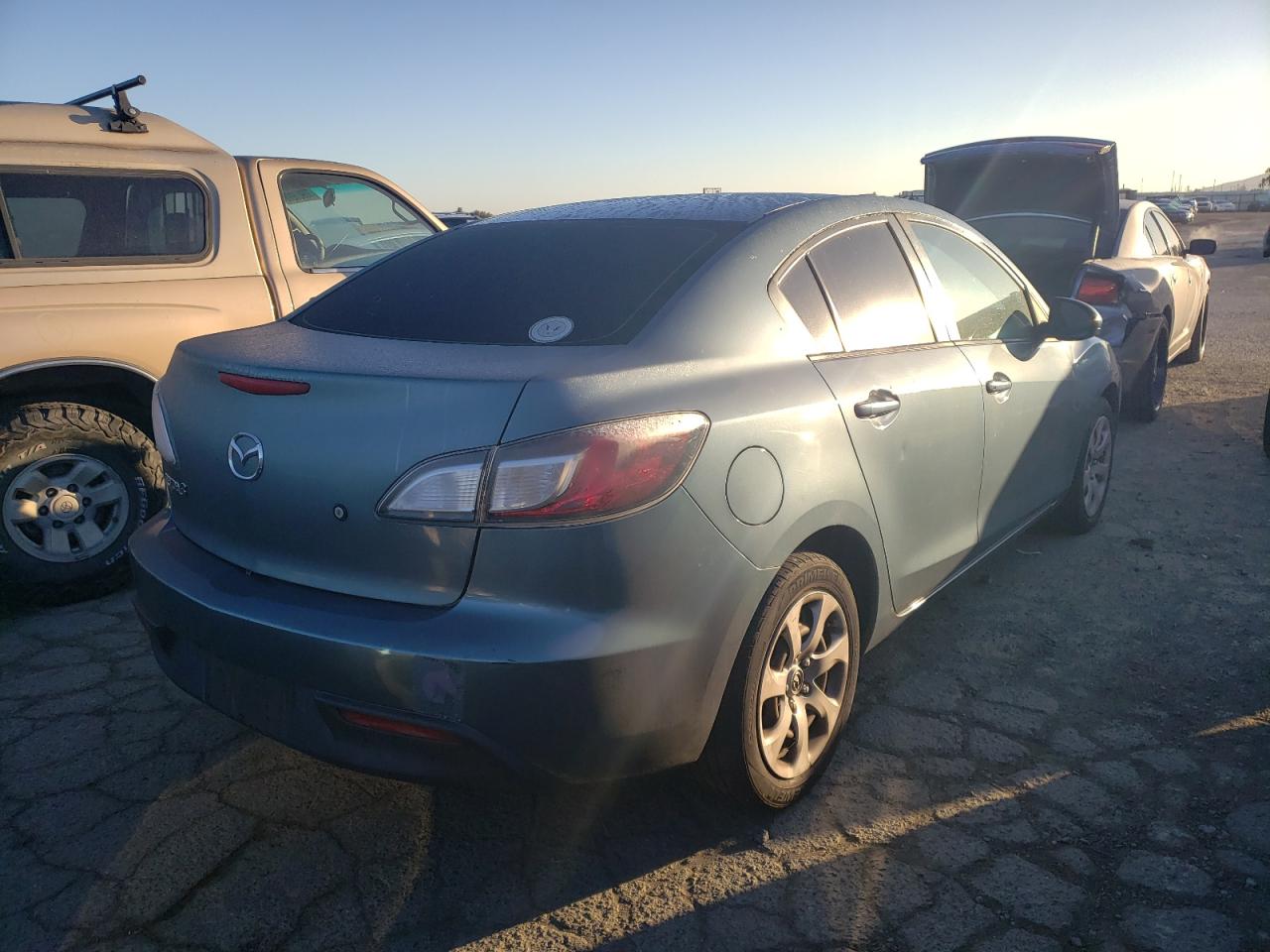 Obraz 3 z 2010 MAZDA 3 I 2010 z VIN JM1BL1SG7A1160680