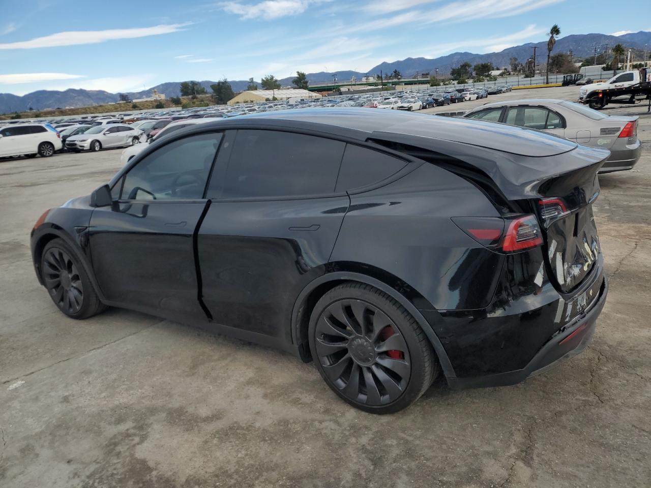 Изображение 2 2022 TESLA MODEL Y  2022 с VIN 7SAYGDEF6NF488255