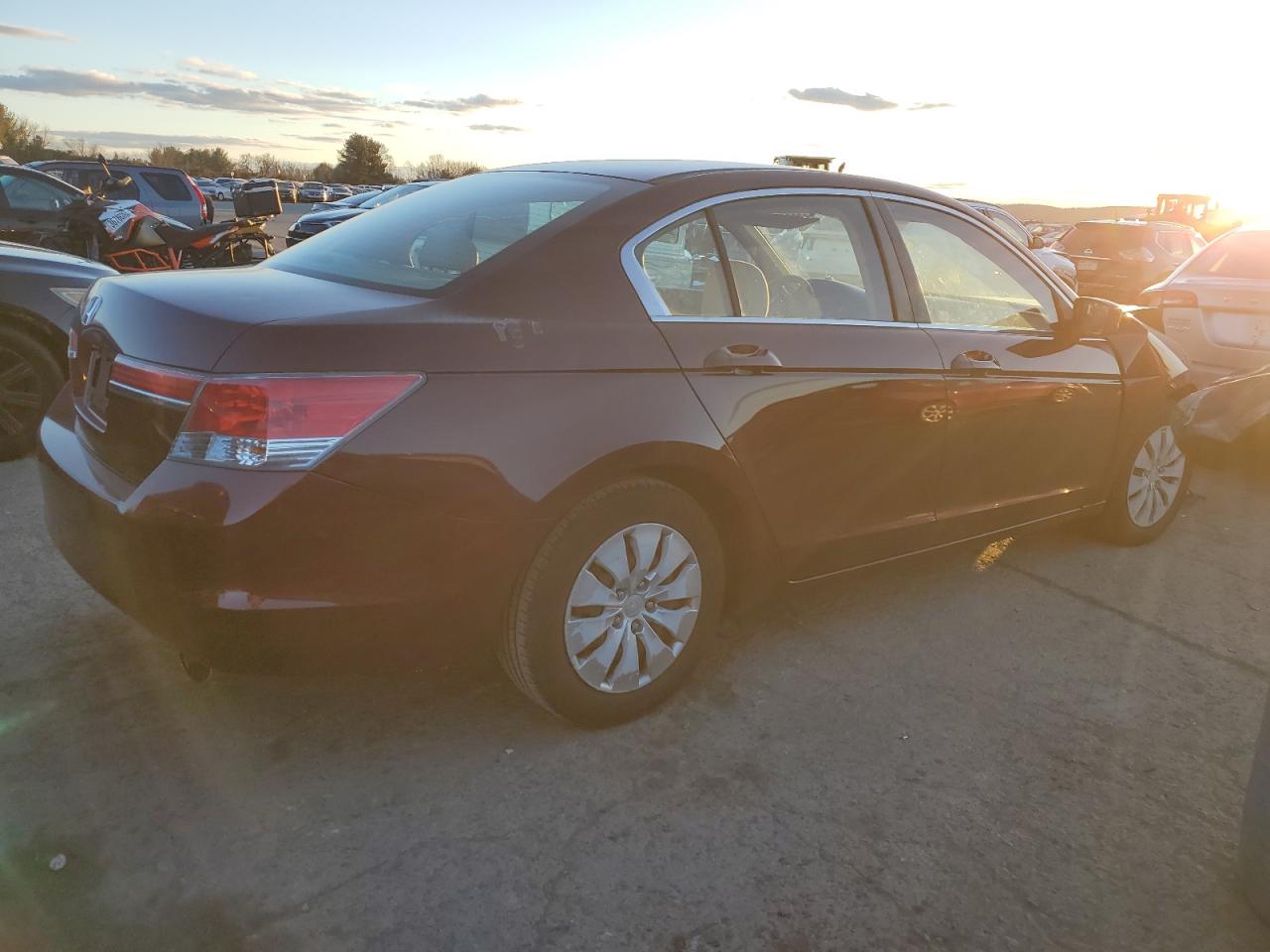 Изображение 3 2012 HONDA ACCORD LX 2012 с VIN 1HGCP2F33CA208380
