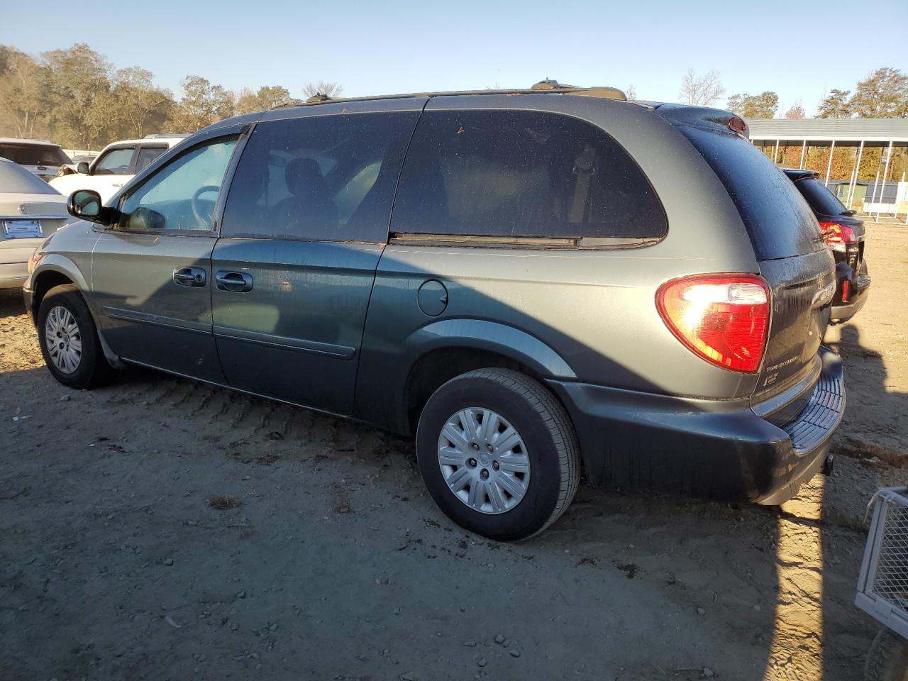Image 2 of 2005 CHRYSLER TOWN & COUNTRY LX 2005 with VIN 2C4GP44R05R116645