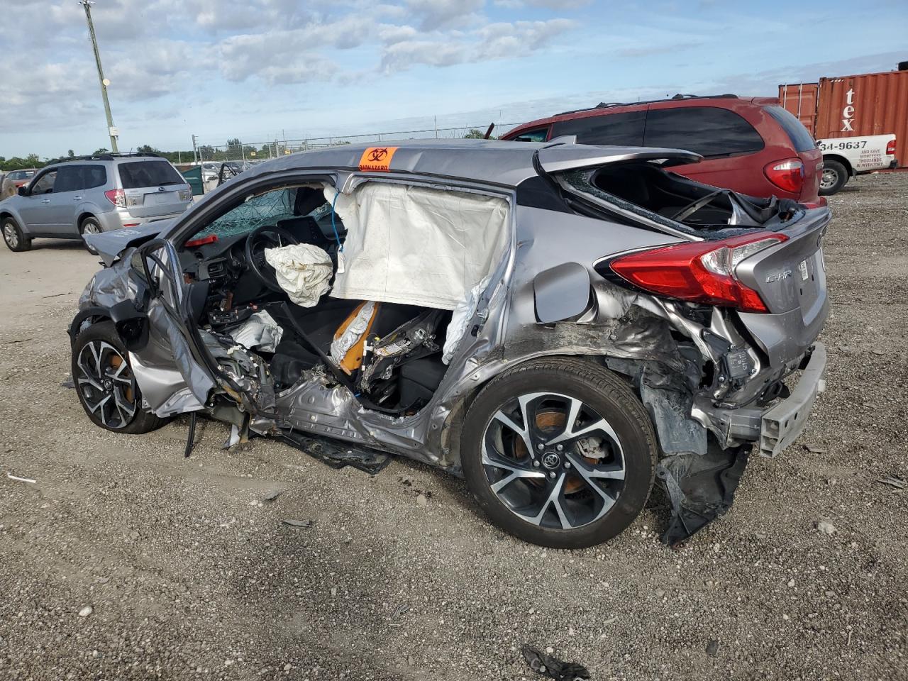 Изображение 2 2019 TOYOTA C-HR XLE 2019 с VIN NMTKHMBX9KR094218