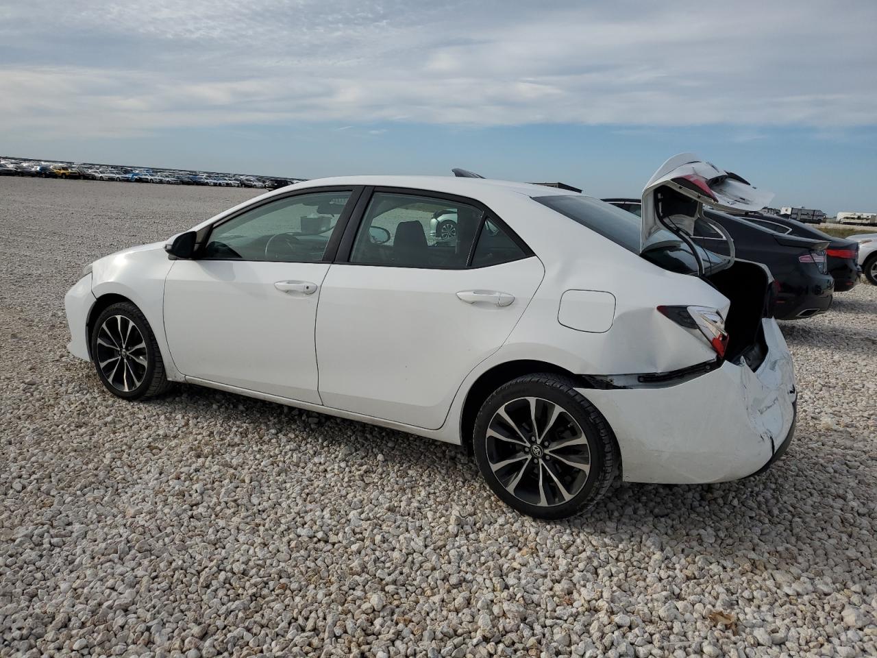 Изображение 2 2019 TOYOTA COROLLA L 2019 с VIN 5YFBURHE3KP887586