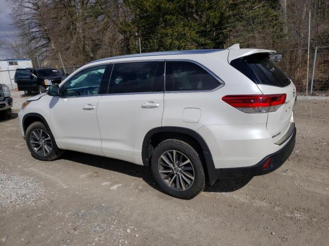 Image 2 of 2018 TOYOTA HIGHLANDER SE 2018 with VIN 5TDJZRFH0JS833369