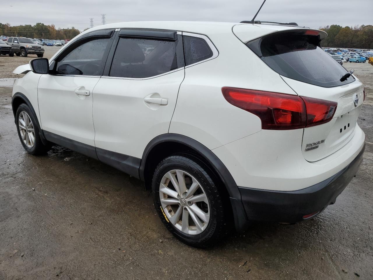 Image 2 of 2018 NISSAN ROGUE SPORT S 2018 with VIN JN1BJ1CPXJW151658
