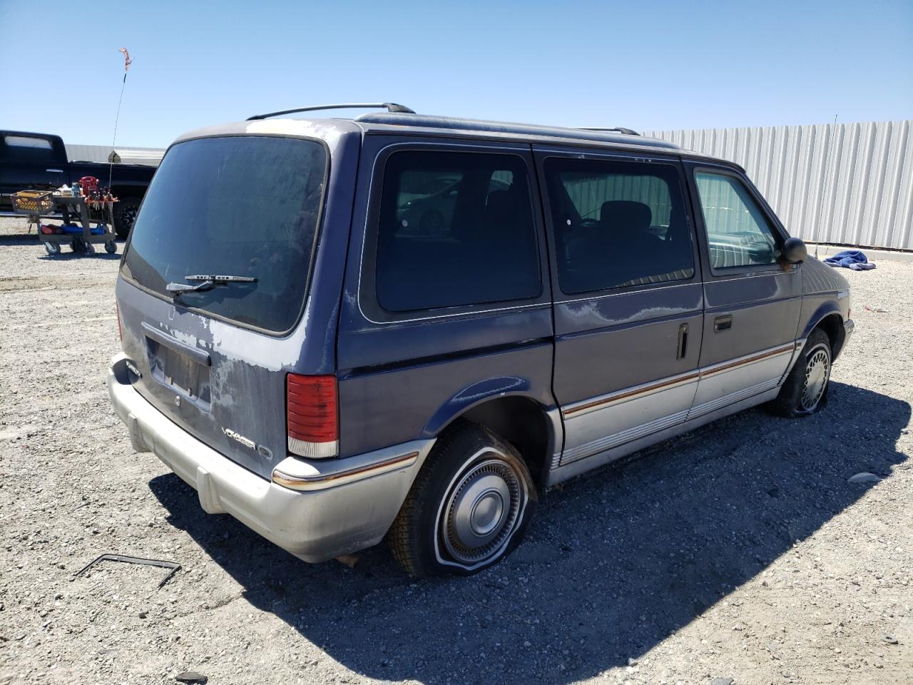 Изображение 3 1993 PLYMOUTH VOYAGER LE 1993 с VIN 2P4GH55R3PR164348