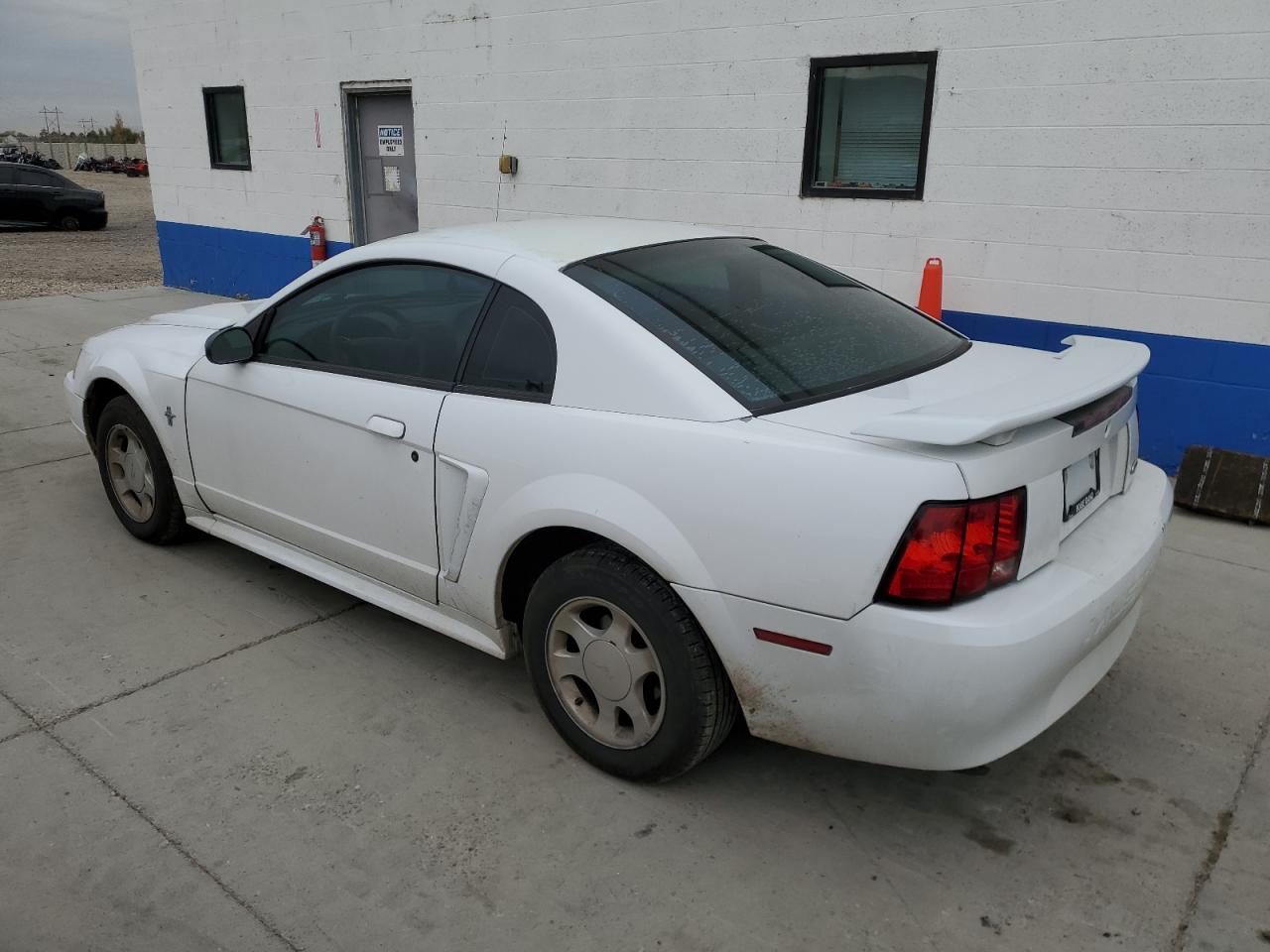 Image 2 of 2001 FORD MUSTANG  2001 with VIN 1FAFP40491F108945