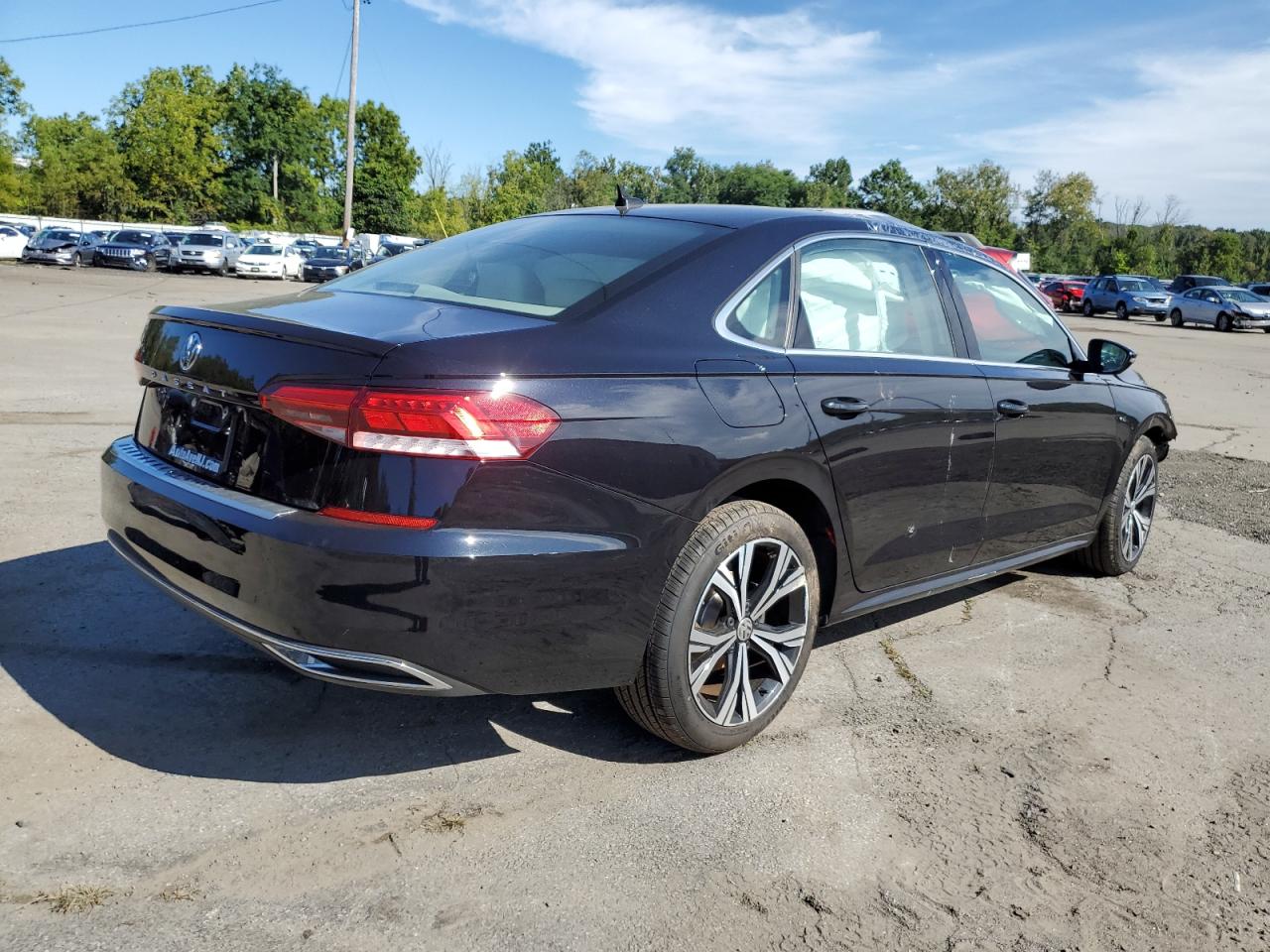 Obraz 3 z 2022 VOLKSWAGEN PASSAT SE 2022 z VIN 1VWSA7A37NC001060