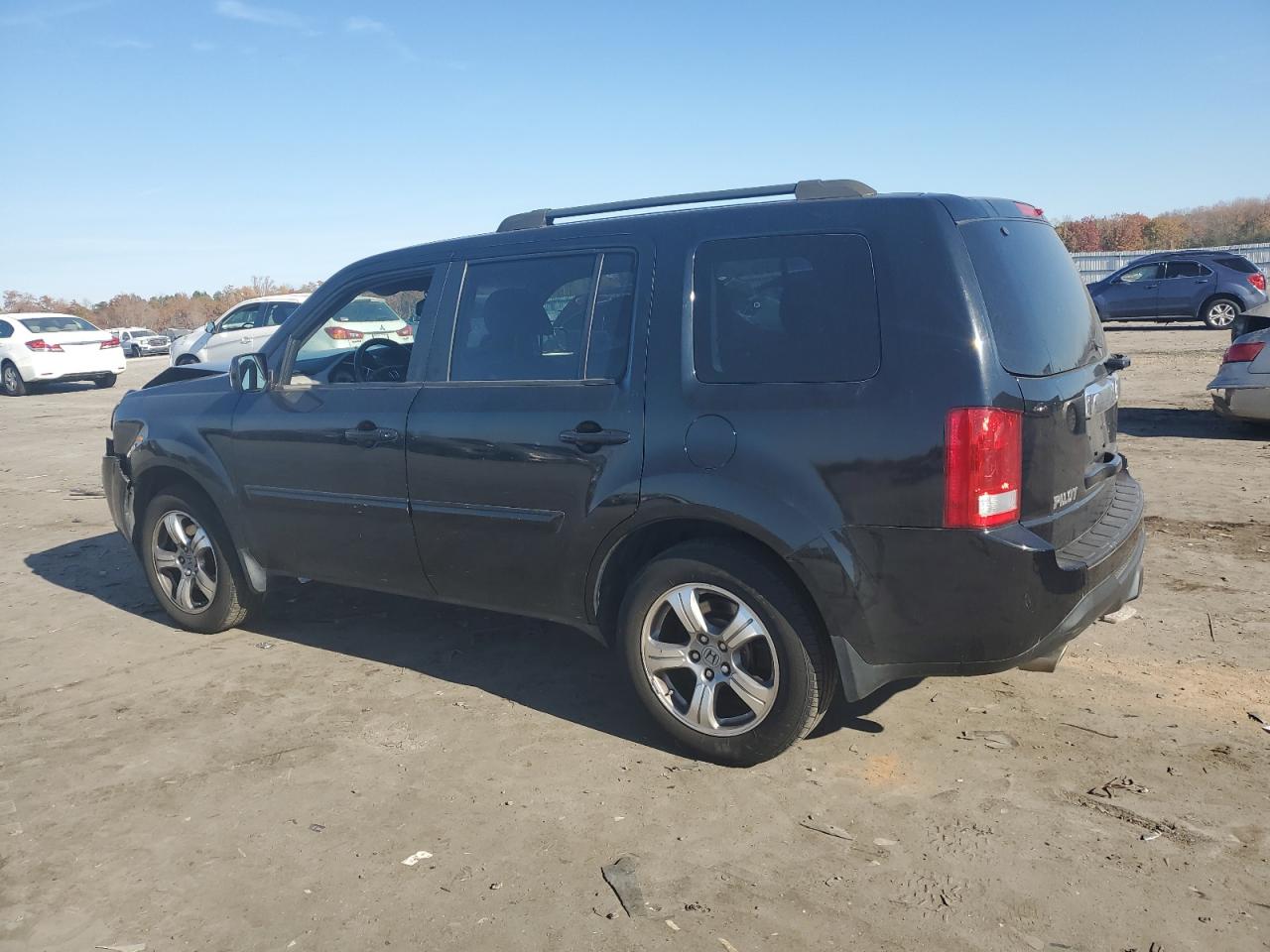 Image 2 of 2015 HONDA PILOT EXL 2015 with VIN 5FNYF3H55FB010634