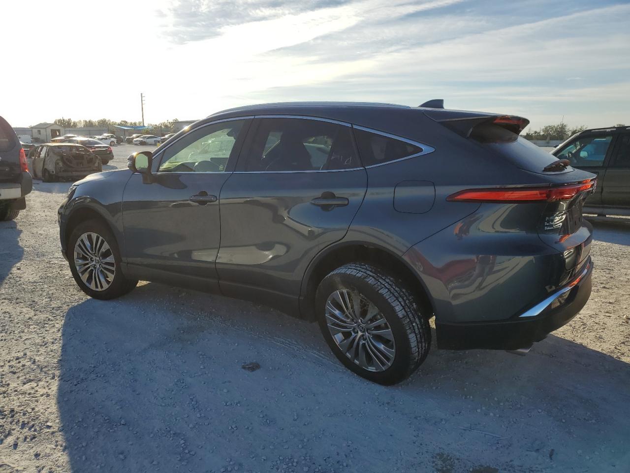 Изображение 2 2022 TOYOTA VENZA LE 2022 с VIN JTEAAAAH6NJ099335