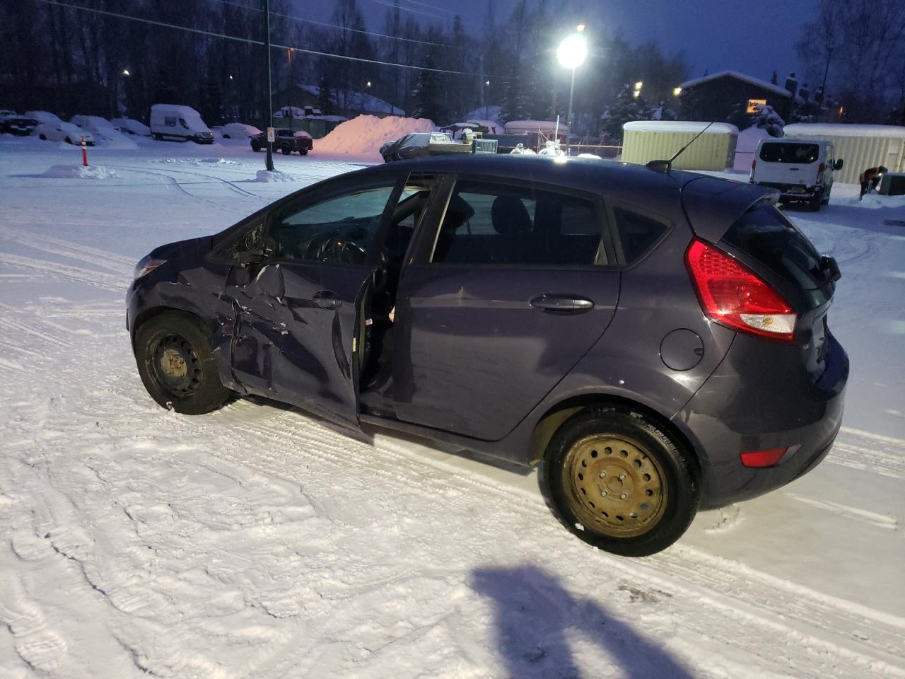Изображение 2 2013 FORD FIESTA SE 2013 с VIN 3FADP4EJXDM186709