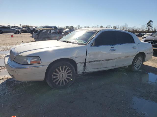 Image 1 of 2005 LINCOLN TOWN CAR SIGNATURE 2005 with VIN 1LNHM81W85Y608474