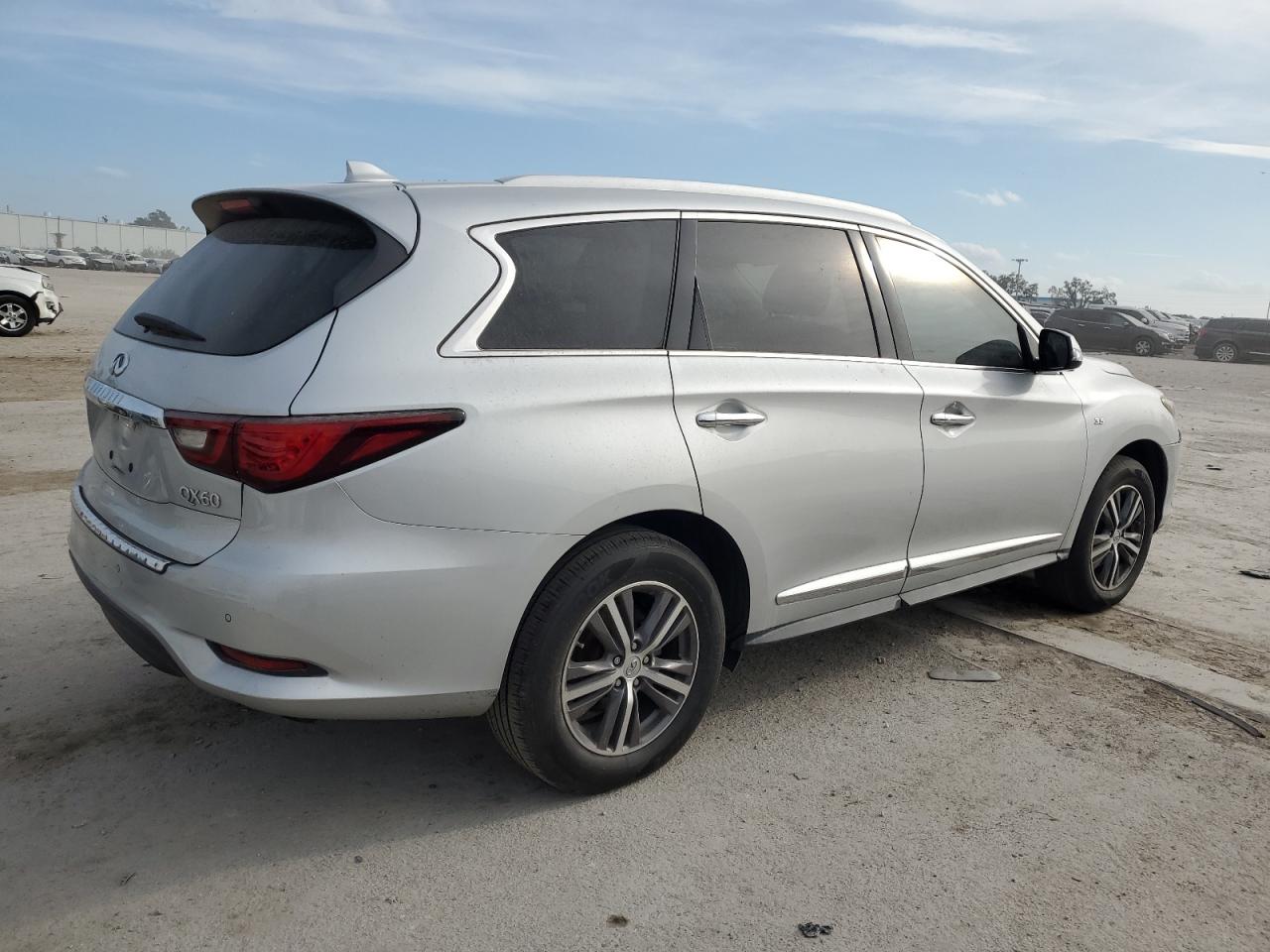 Image 3 of 2018 INFINITI QX60  2018 with VIN 5N1DL0MN1JC527913