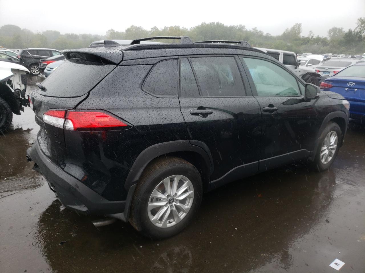 Image 3 of Toyota Corolla Cross Le 2023 with VIN 7MUBAABG5PV068717