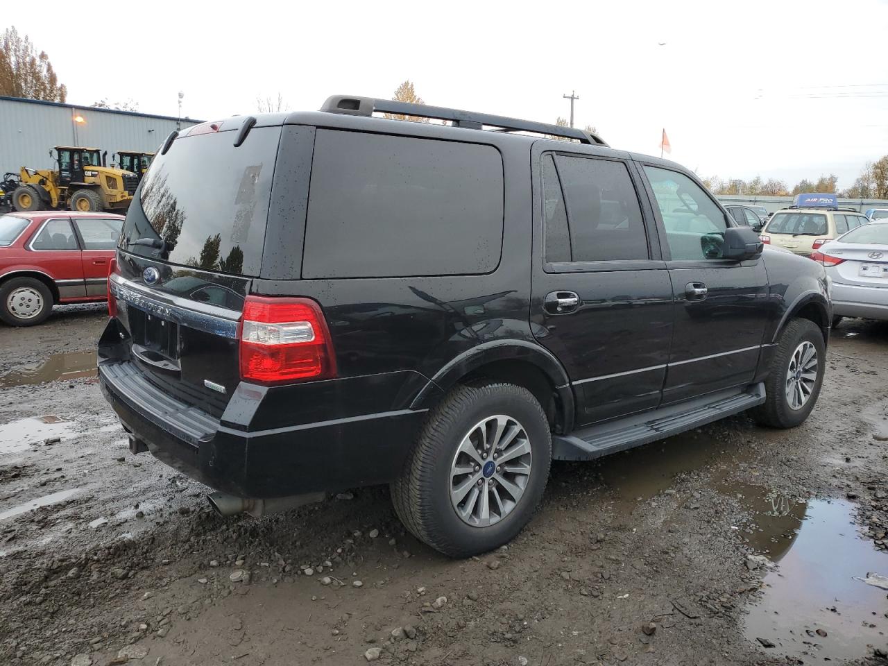 Image 3 of Ford Expedition Xlt 2016 with VIN 1FMJU1JT0GEF49553